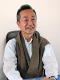 諒真先生